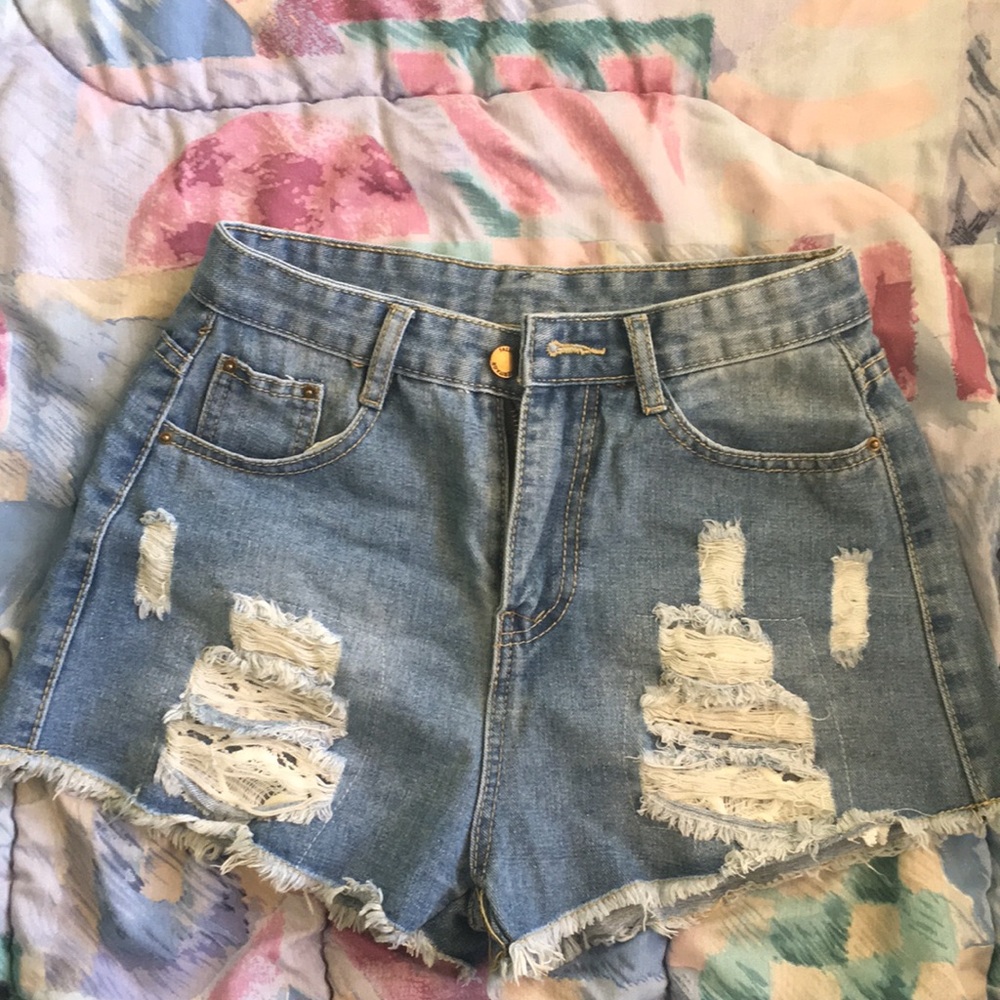 High-waisted Jean shorts